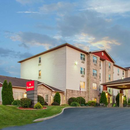 Ramada By Wyndham Sparta/At Speedway Екстер'єр фото