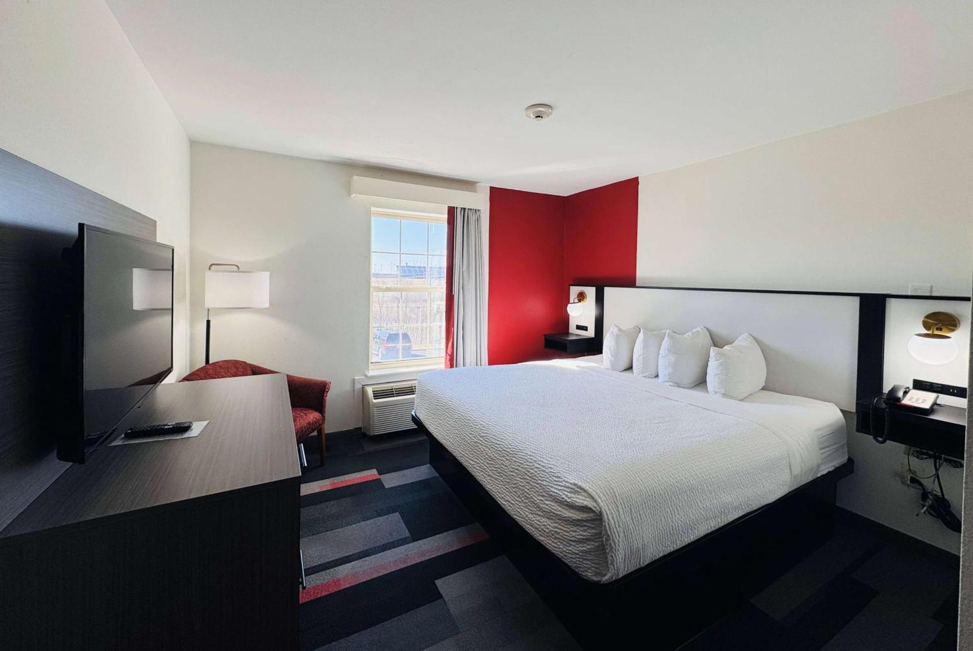 Ramada By Wyndham Sparta/At Speedway Екстер'єр фото